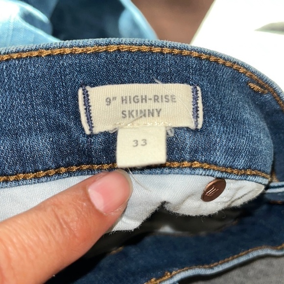 Madewell 9” high rise skinny jeans waist is 33”. Excellent condition - Picture 4 of 7